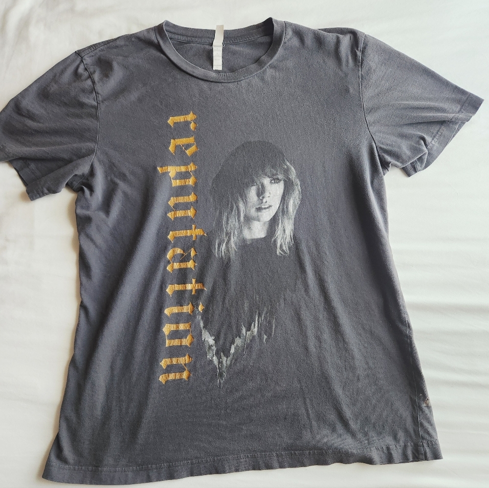 L Taylor Swift Reputation Stadium TOUR SHIRT 2014 Gray Tee